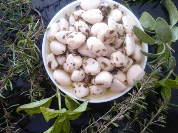 Les super aliments de votre été: l'ail confit